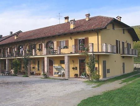 Cascina Rocca - Guest House Castiglione Falletto Exteriör bild