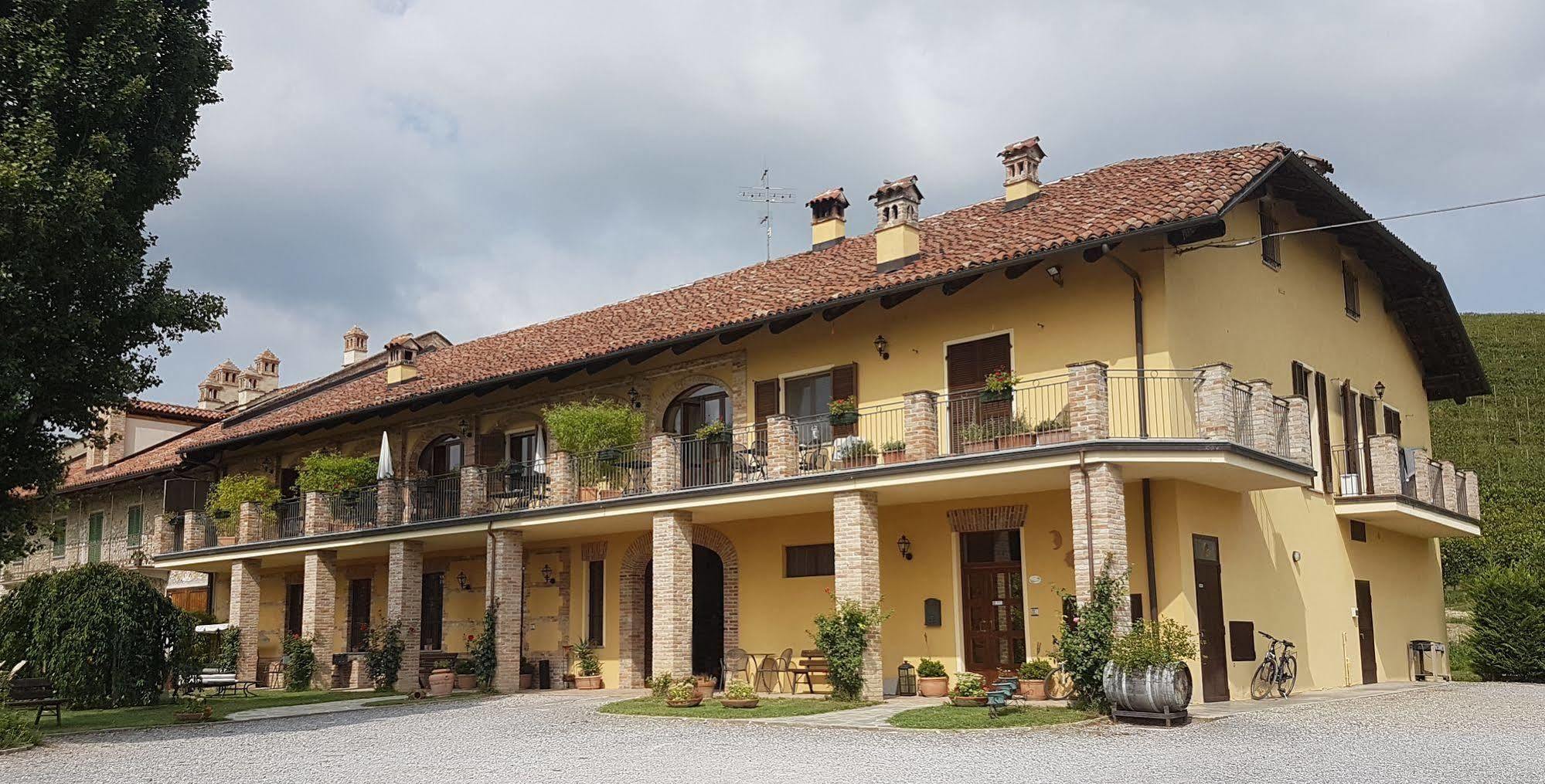 Cascina Rocca - Guest House Castiglione Falletto Exteriör bild