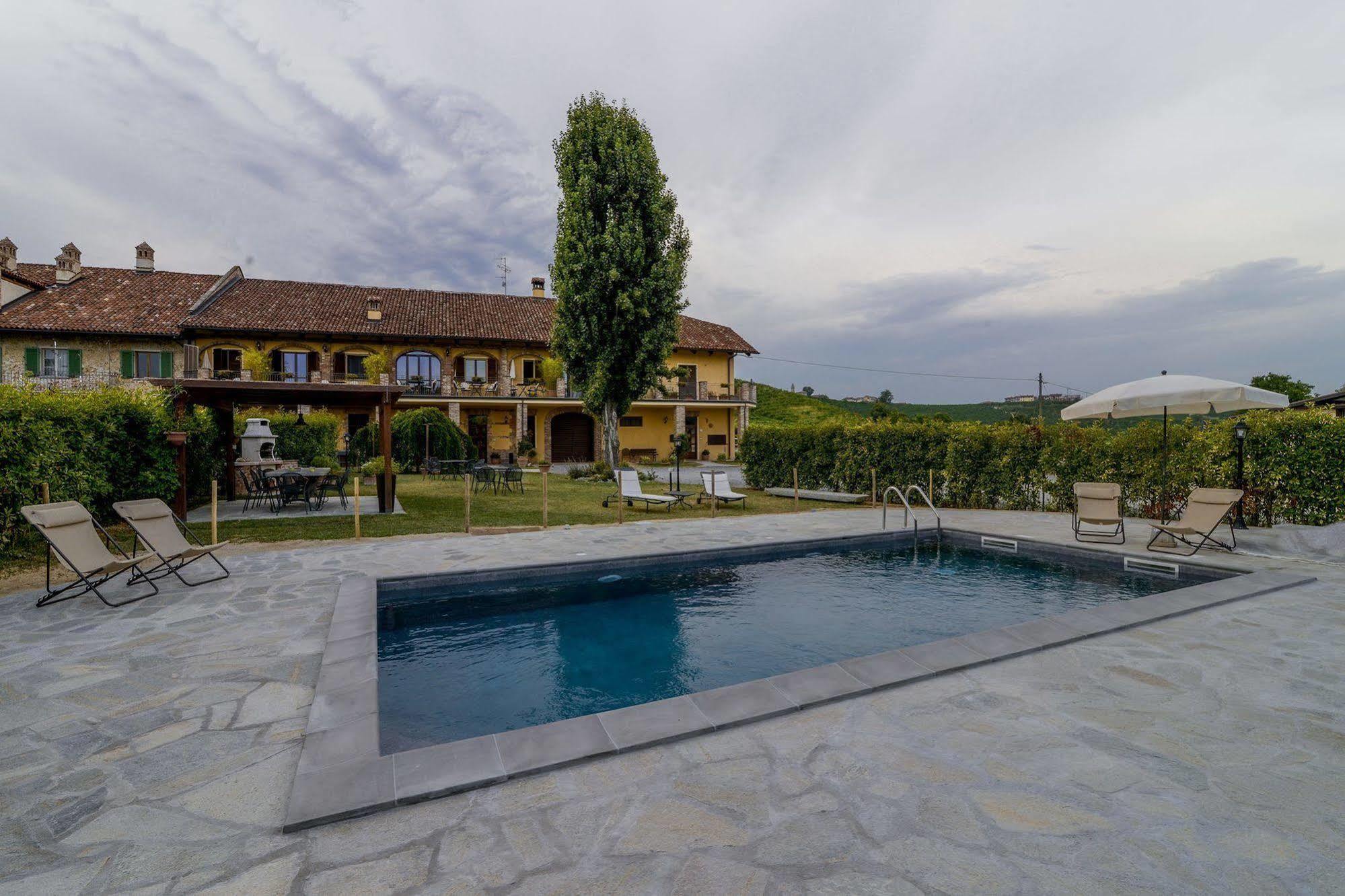 Cascina Rocca - Guest House Castiglione Falletto Exteriör bild