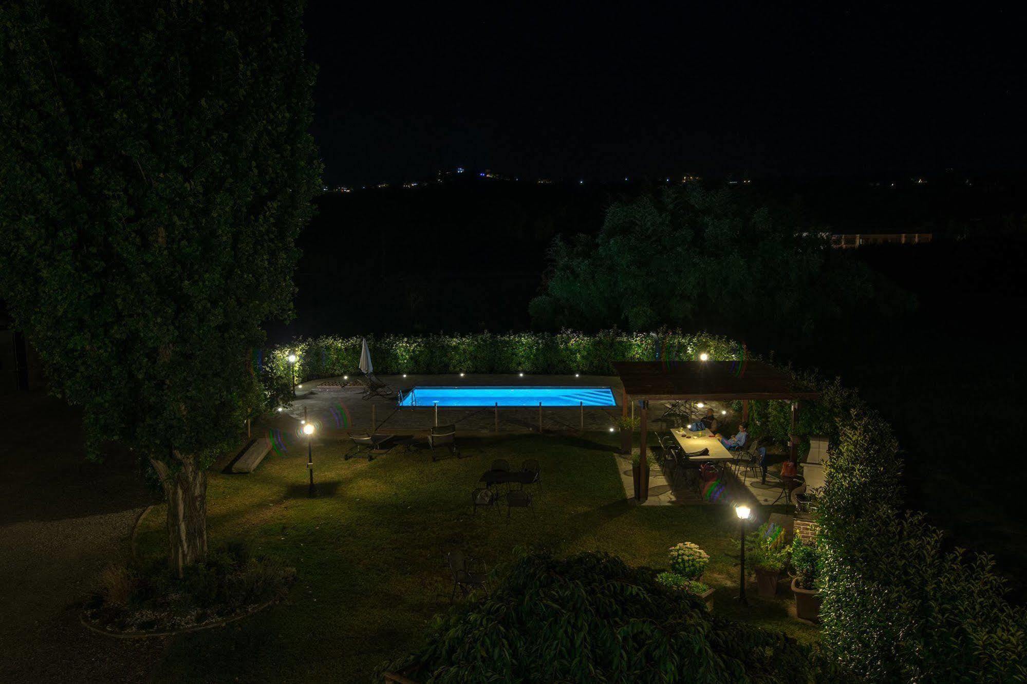 Cascina Rocca - Guest House Castiglione Falletto Exteriör bild
